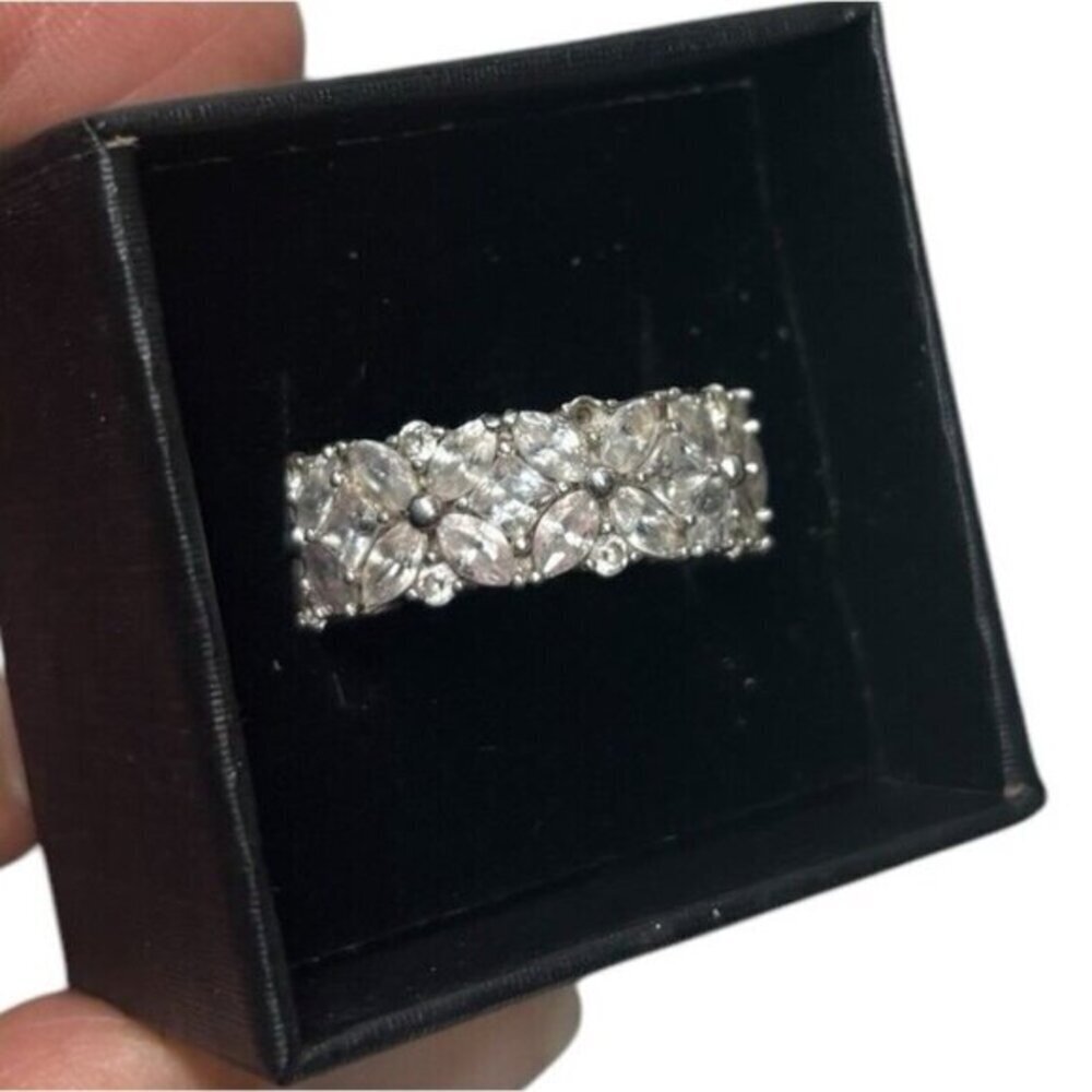 925 Sterling Silver CZ Encrusted Band Ring Size 9 Floral Design
